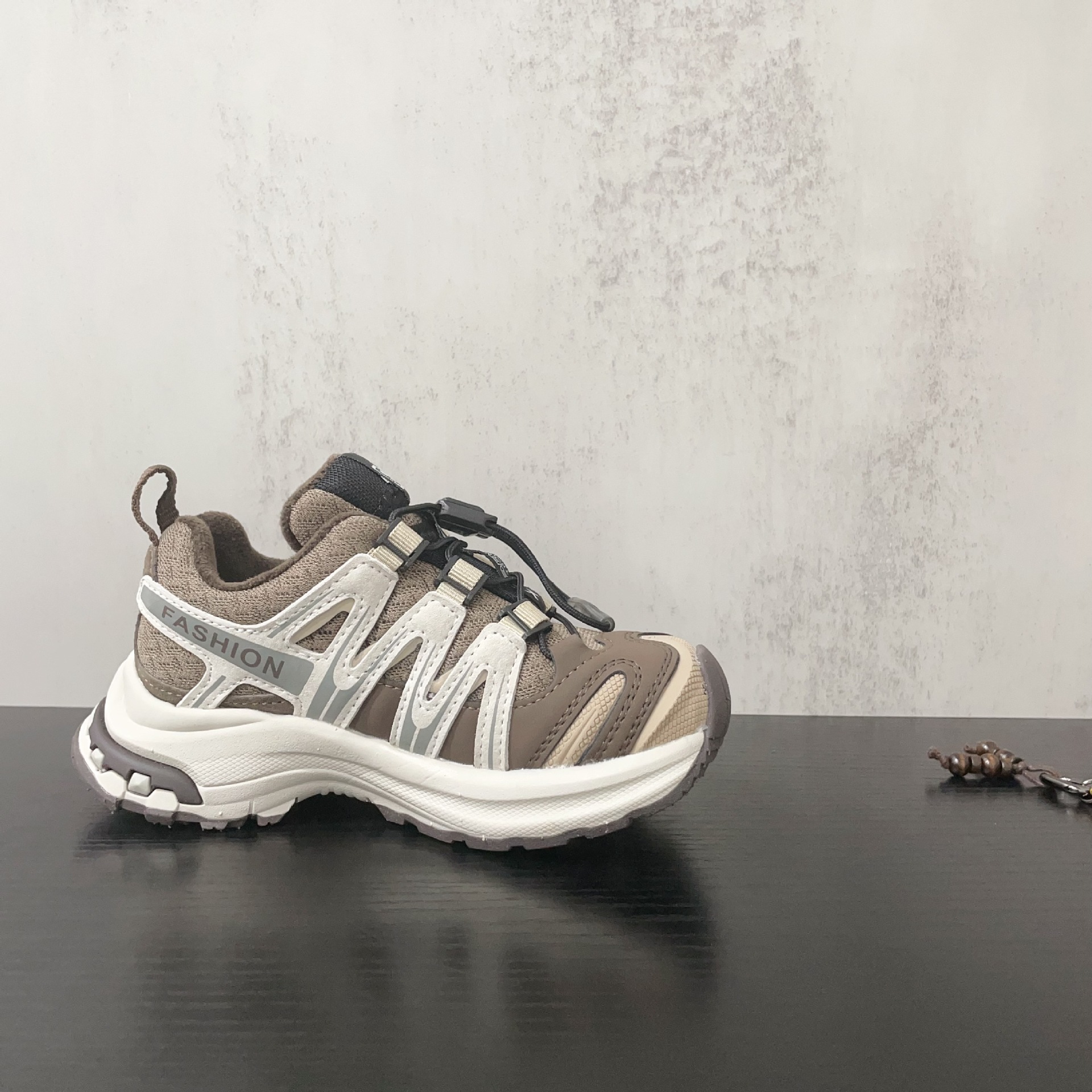 Classic color-blocked pattern decorative spliced drawstring fleece warm sports shoes for men and women in winter 2025 pic 4