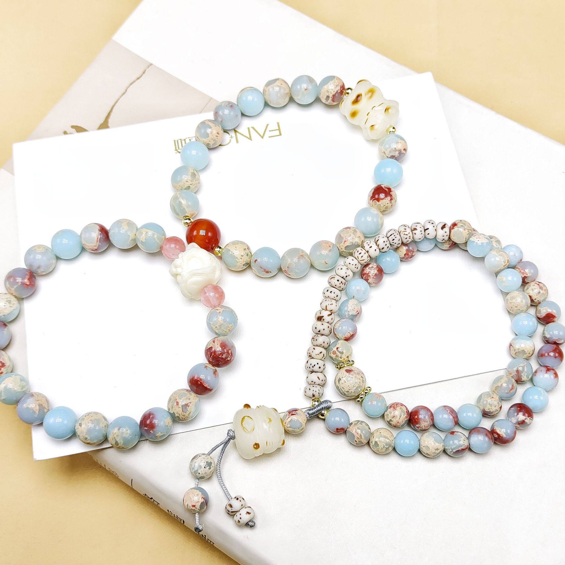 Shoushan stone Star and moon Bodhi bracelet, a fresh and sweet Bodhi red panda paw design bracelet with a feminine charm and a unique style pic 4