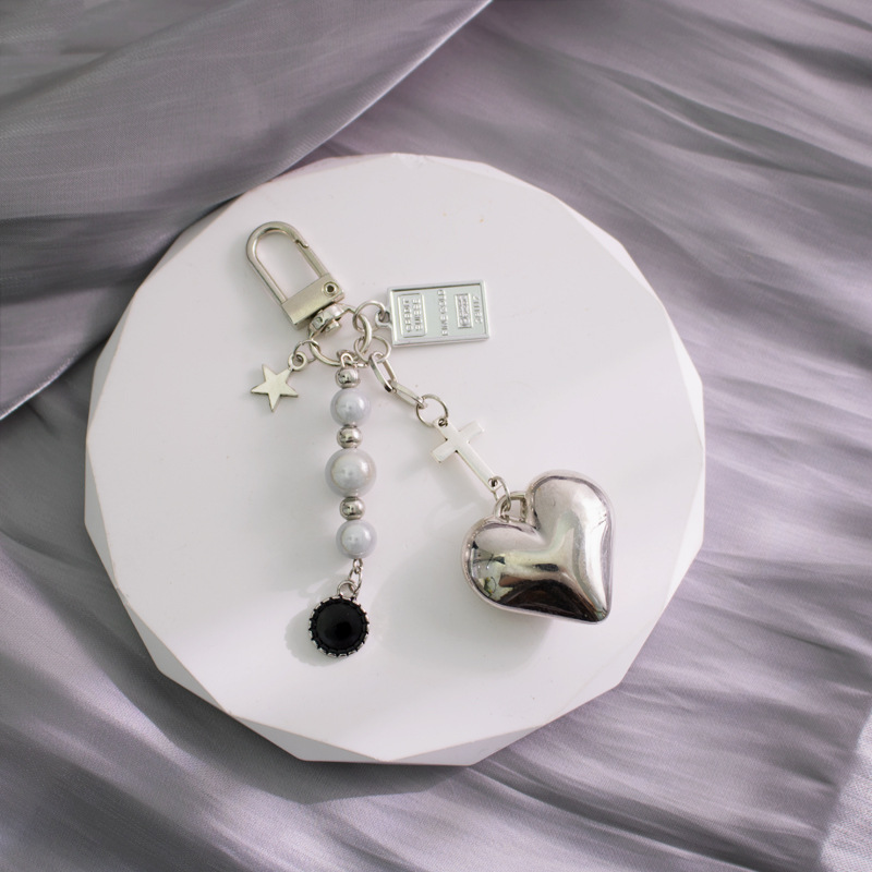 ins甜酷风串珠包包挂件金属黑白银小熊爱心十字架汽车钥匙扣挂饰详情4