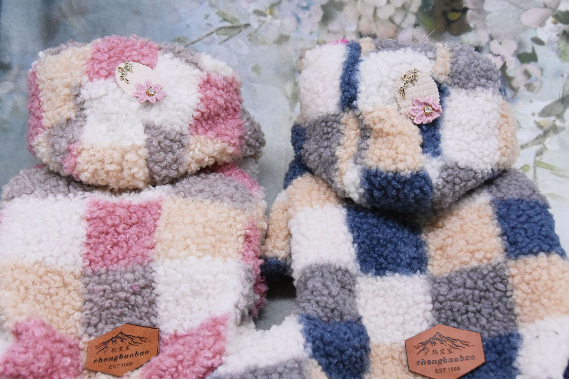 T in-stock thickened teddy fleece clothes, warm dog clothes for autumn and winter, four-legged checked cotton clothes, pet four-legged clothes pic 19