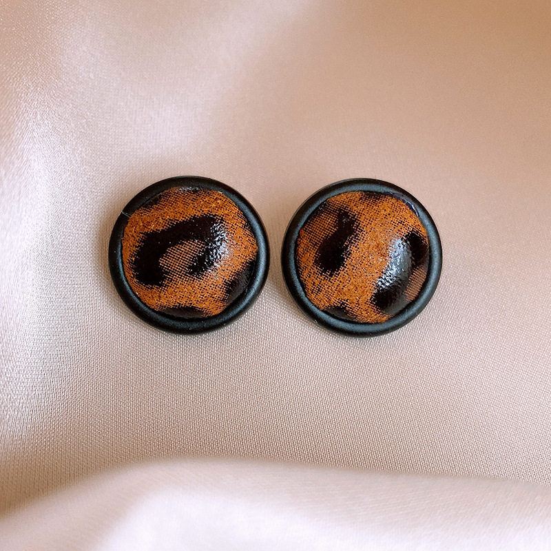 银针跨境复古皮革豹纹圆形耳钉欧美潮流高级感耳环时尚美拉德耳饰详情9