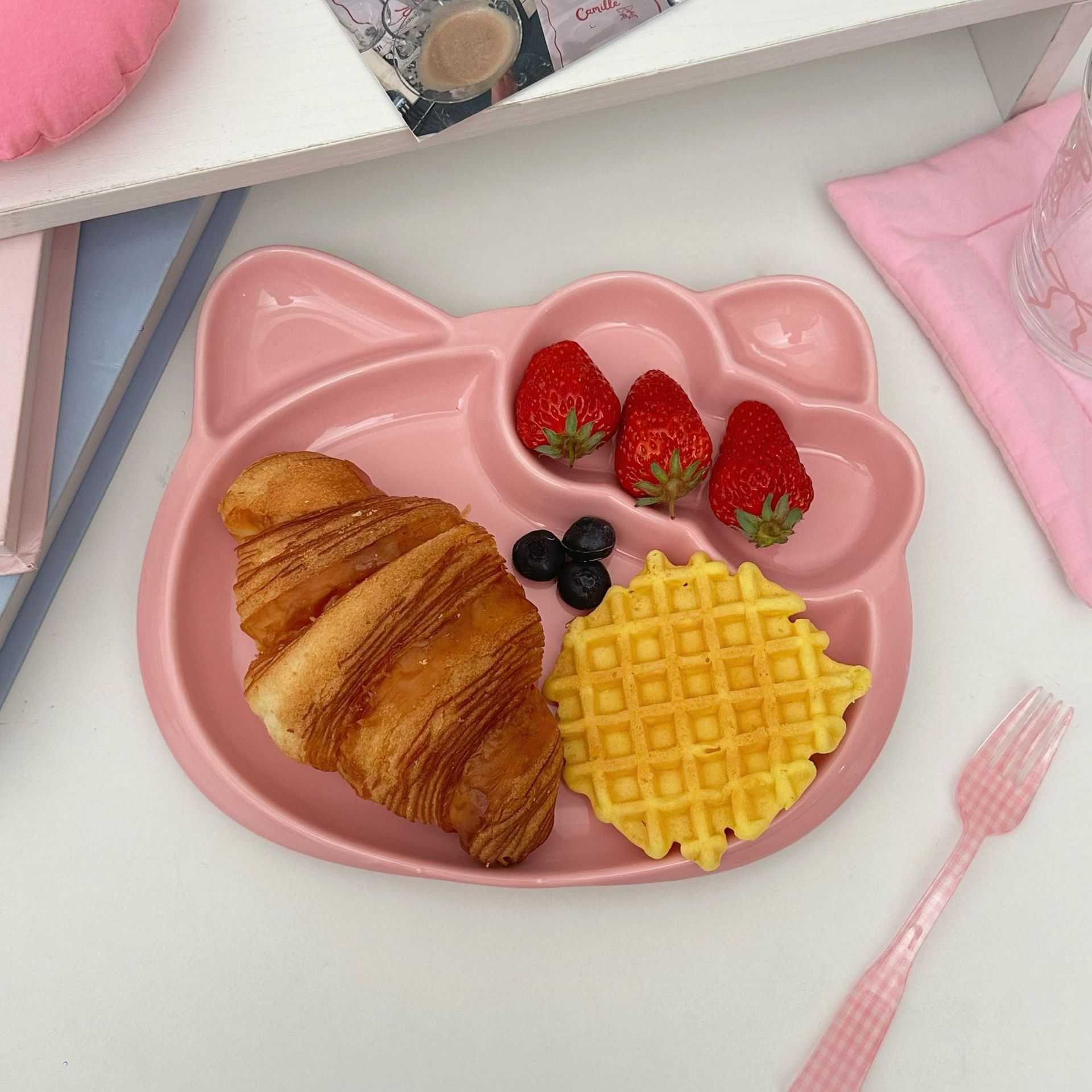 Cute cartoon cat ceramic creative compartments tableware, high appearance level, breakfast fruit salad pose, irregular plates pic 2