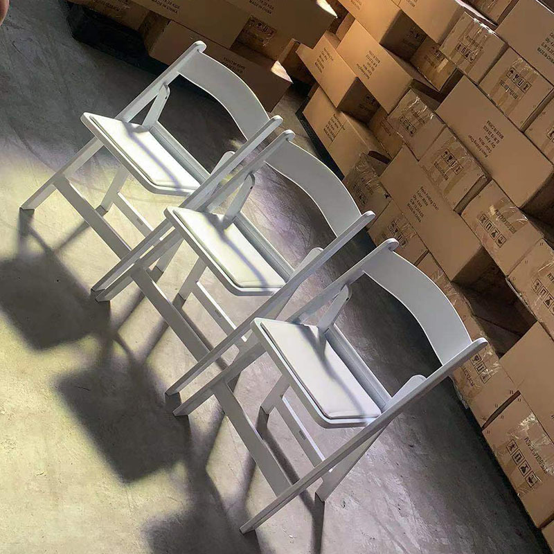 Star Factory wholesals wedding lawn plastic white folding chairs, Wimbledon chairs, and soft-padded chairs for wedding hotels and banquets pic 12