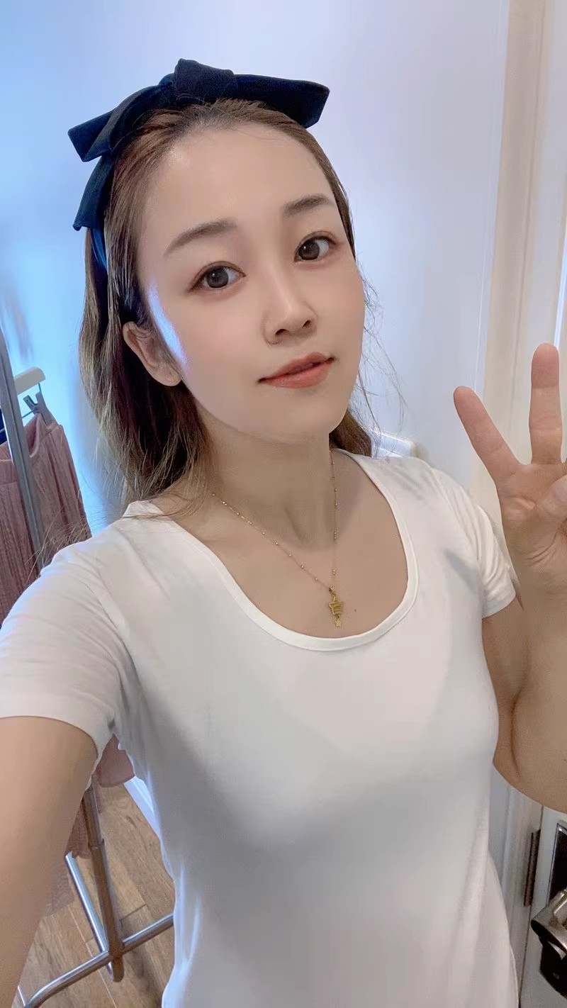 Spring and summer round-neck Korean-style candy-colored modal base layer, short-sleeved large U-neck top, loose basic T-shirt for women pic 4