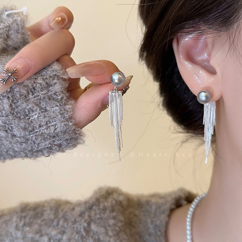 Wholesale of new best-selling pearl tassel stud earrings for women in 2024, featuring a unique, light luxury and high-end style pic 3