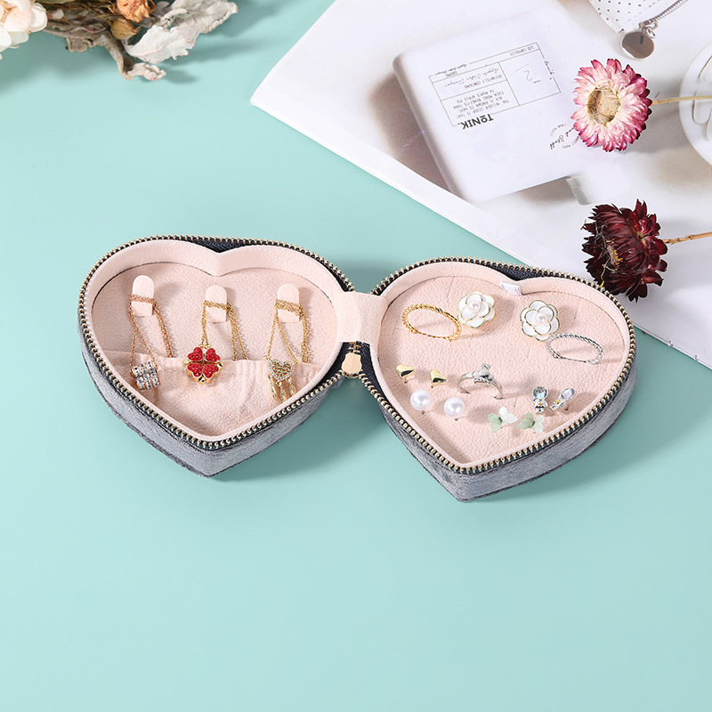 Wholesale of new portable velvet jewelry boxes, travel jewelry, rings, necklaces, stud earrings, and accessory storage boxes pic 14