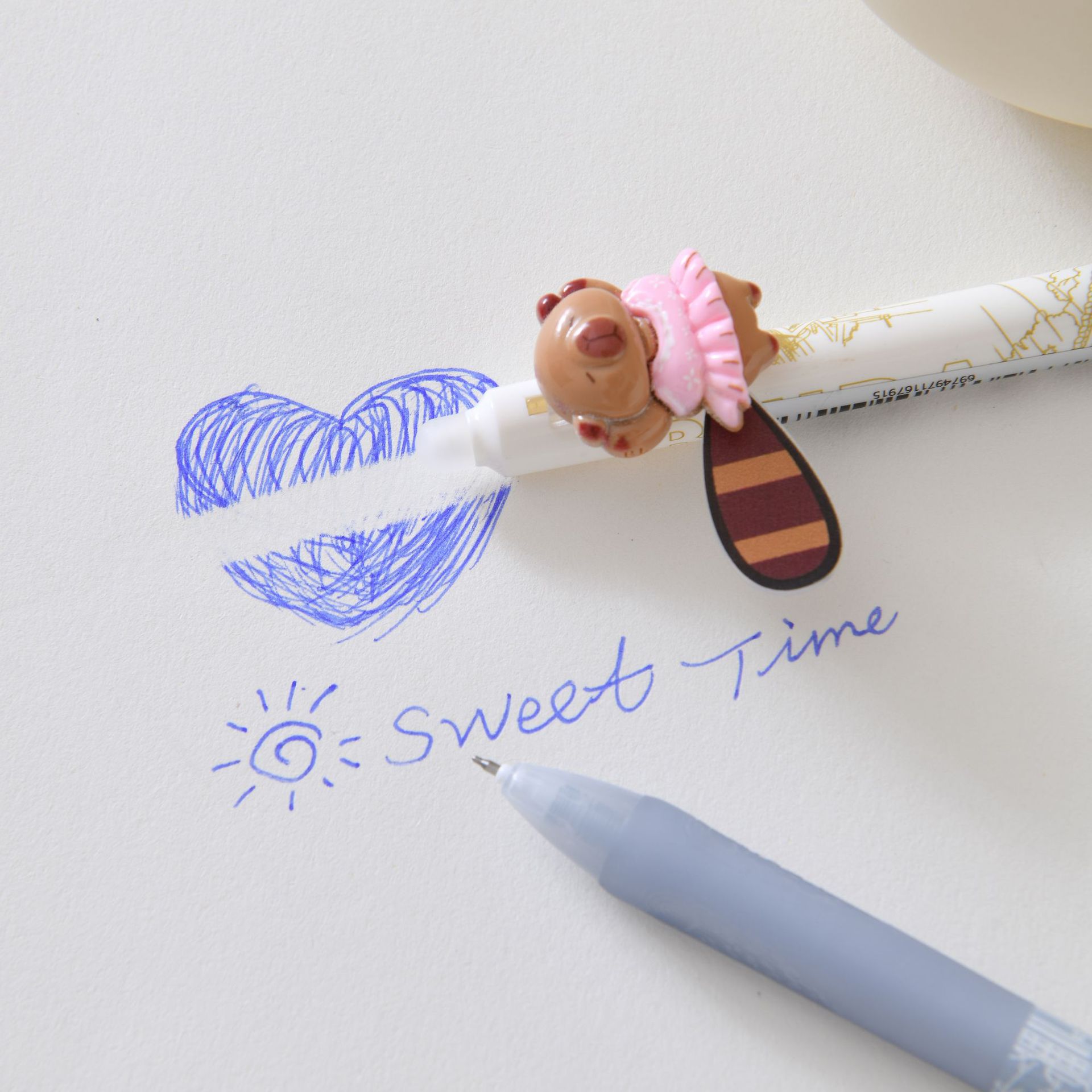 The new Capibala cute gel pen with a 0.5mm anti-slip grip is a stationery writing pen that can be used to erase questions pic 9