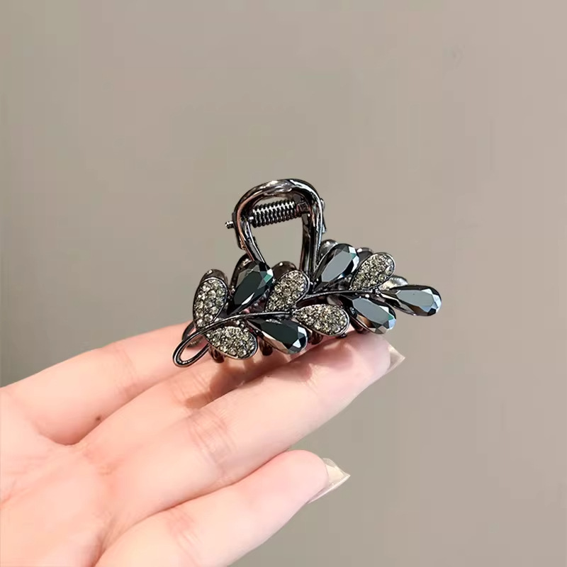 The new high-end Korean version hairpin, with a glass water diamond and wheat ear gripper, features a medium-sized clip at the back of the head and a semi-tied hairpin for women pic 4