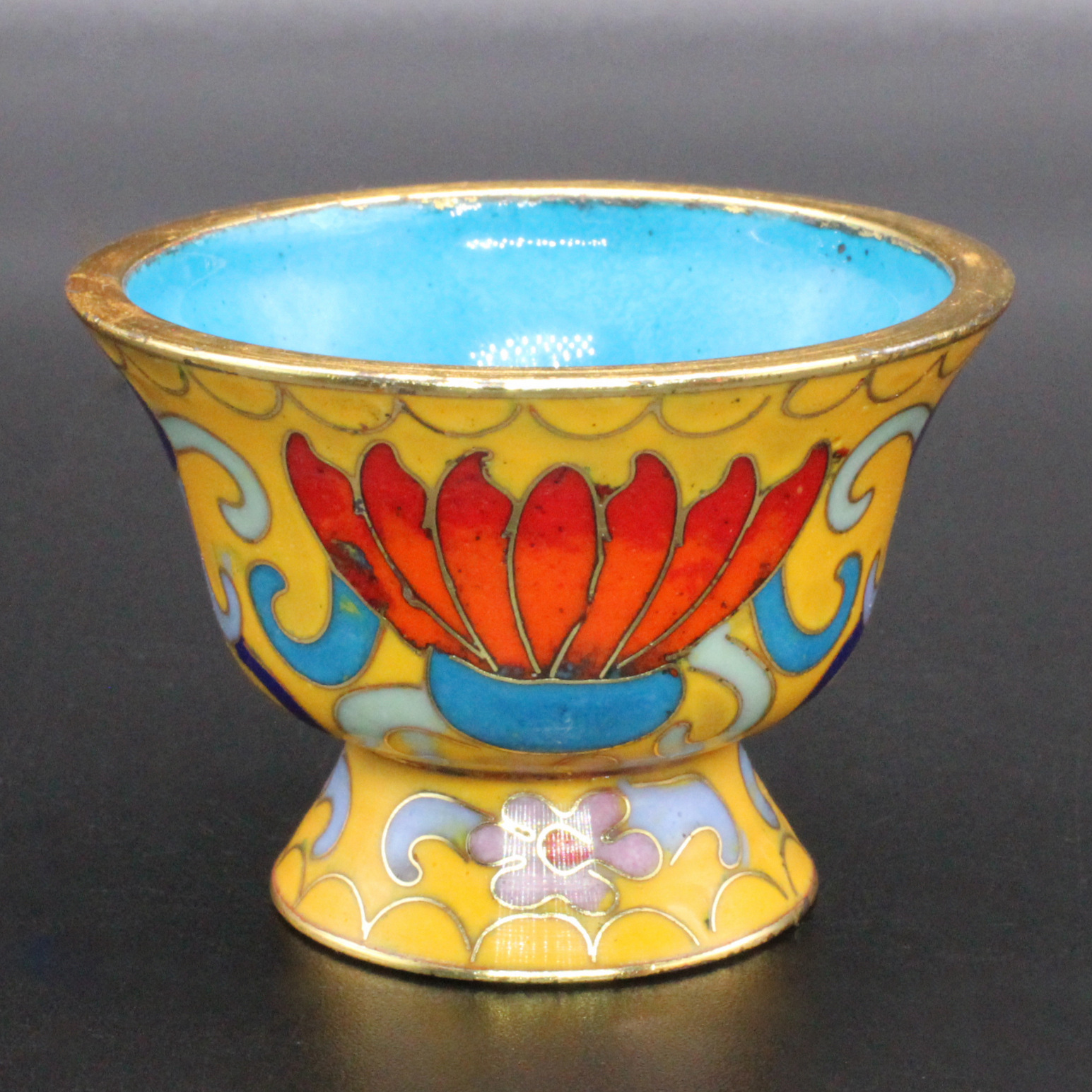The cloisonne eight-treasure bowl is a traditional copper body, cloisonne enamel, polished, high-legged, eight-auspicious offering bowl and water bowl pic 5