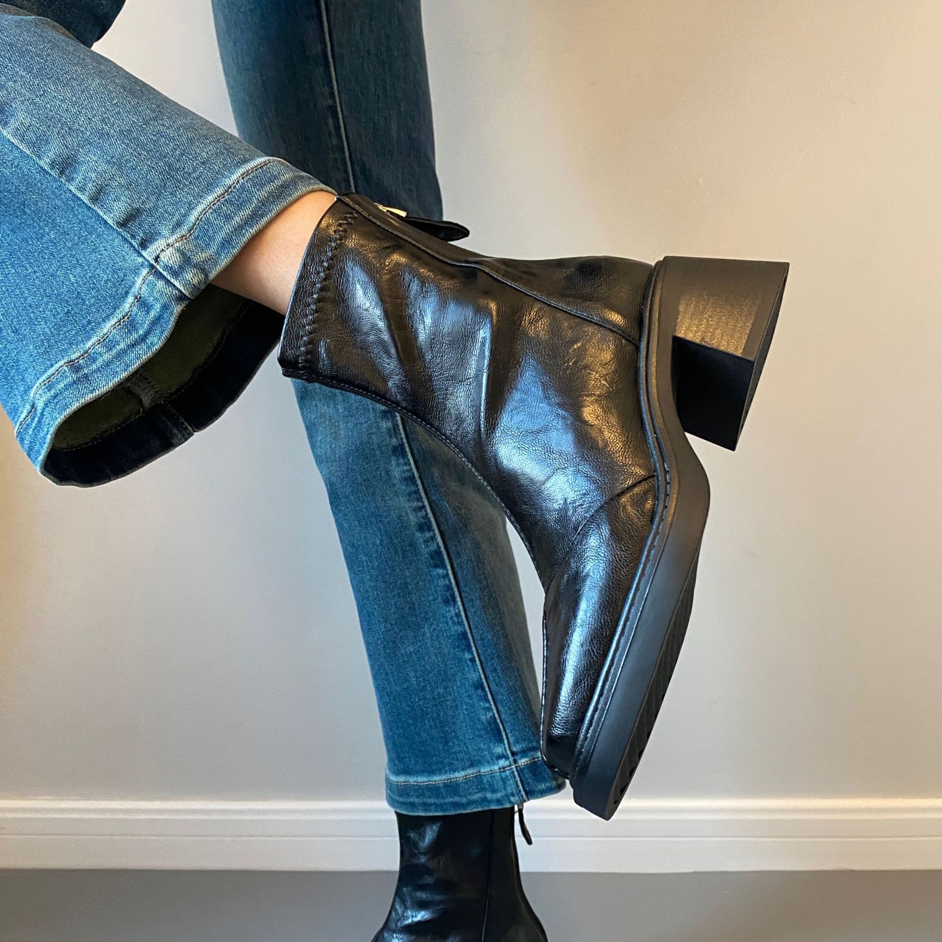 【现货】高跟方头短靴马丁靴春秋季单靴后拉链短靴女士粗跟靴子详情5