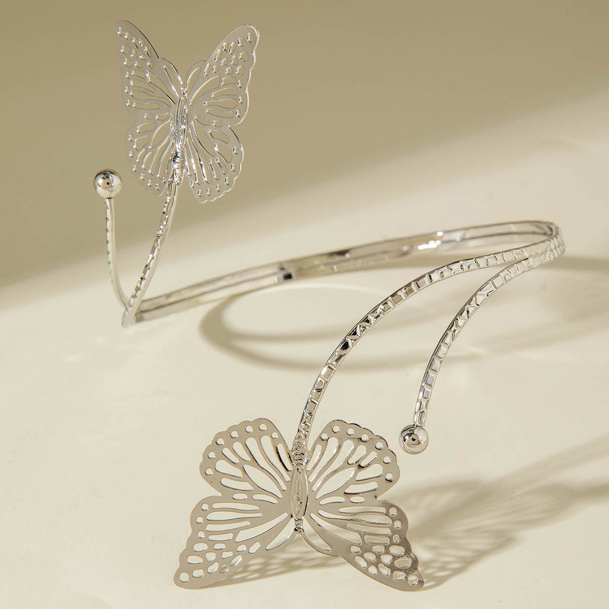 亚马逊跨境个性冷淡风海星手臂镯线条计感蝴蝶环形开口臂镯女详情93