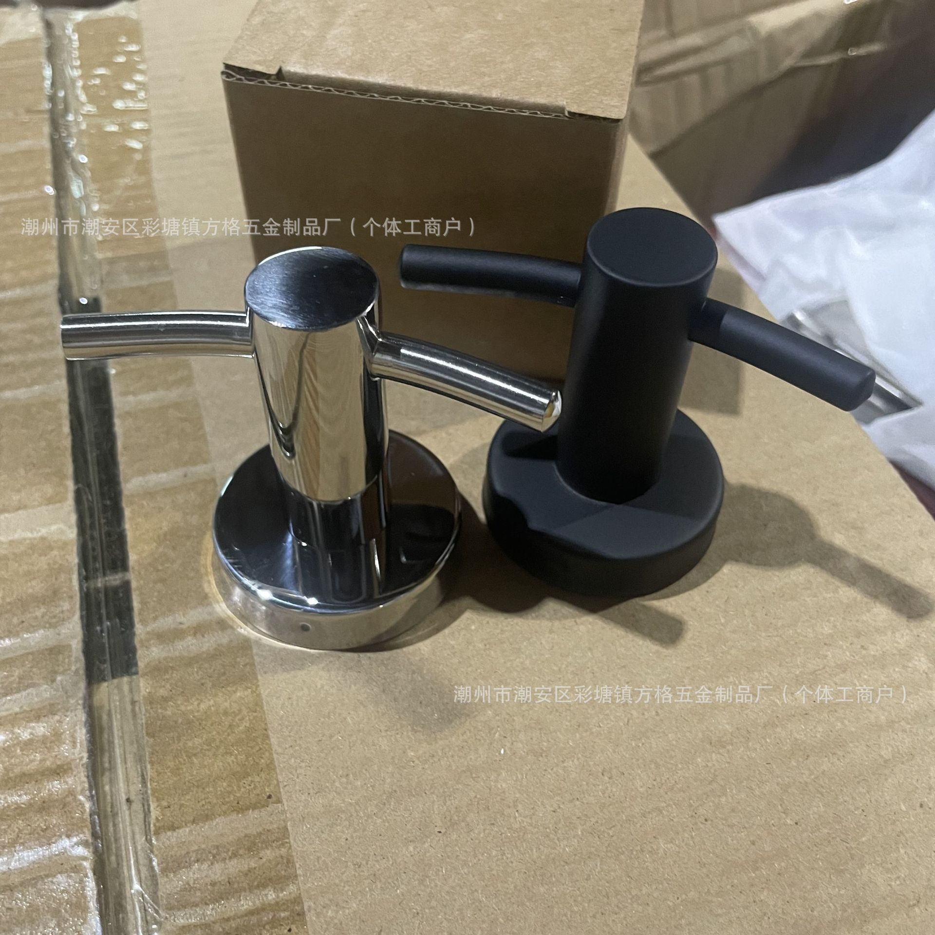 酒店工程304不锈钢卫生间单个挂钩衣服免打孔壁挂衣帽钩子挂墙详情6