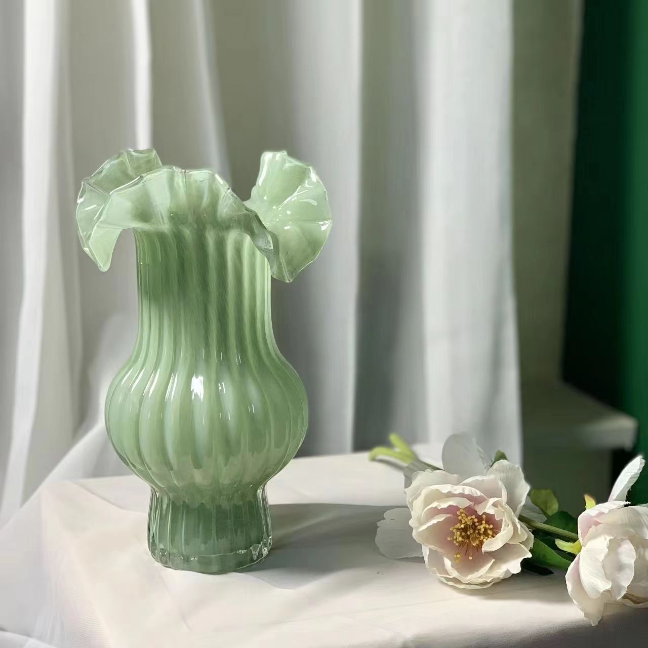 French pleated vase, gentle purple decorative item, living room flower arrangement, high-end feel, vintage Fenton flower vase, relocation gift pic 1