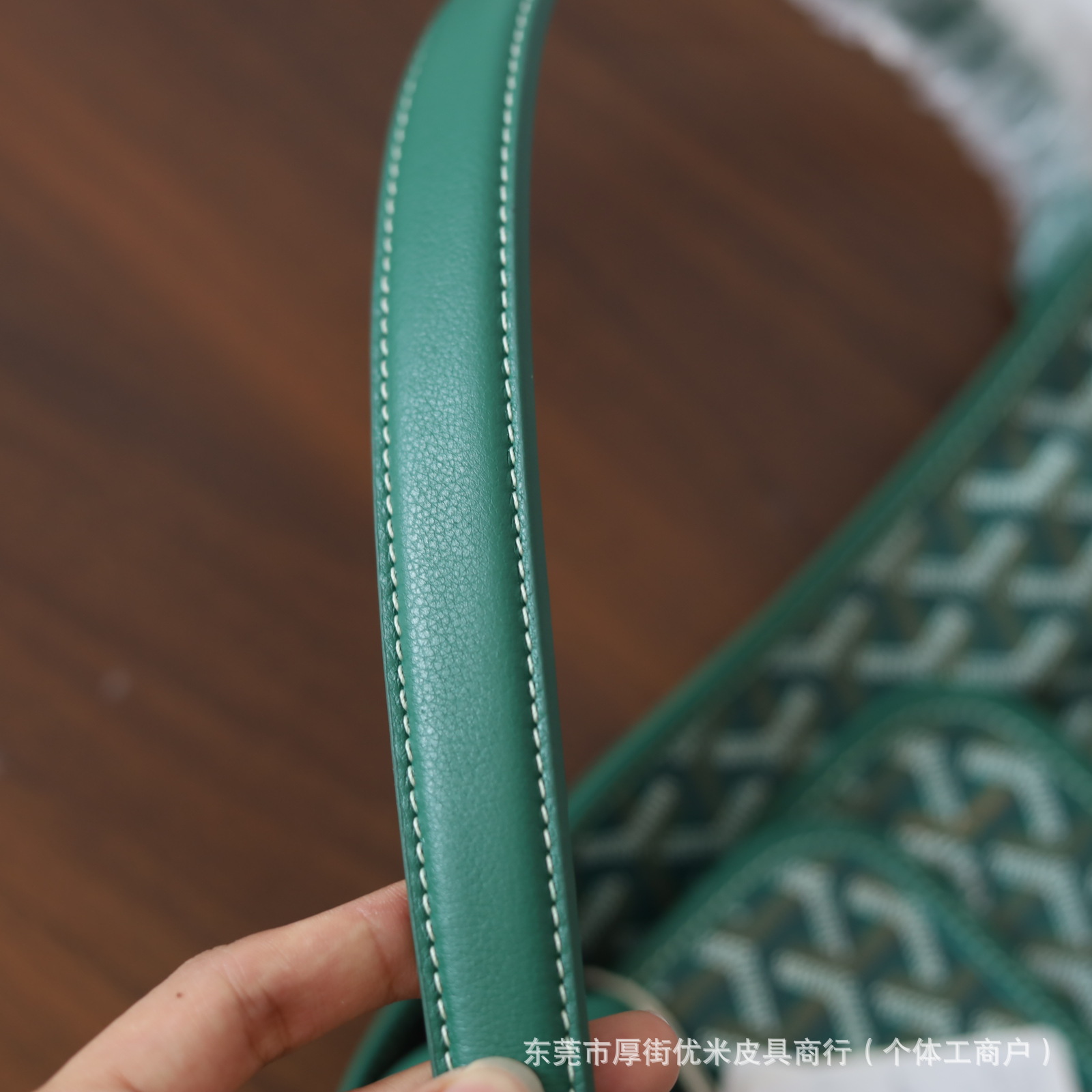 优米皮具商行  进口头层荔枝纹牛皮hobo腋下包子母包详情21