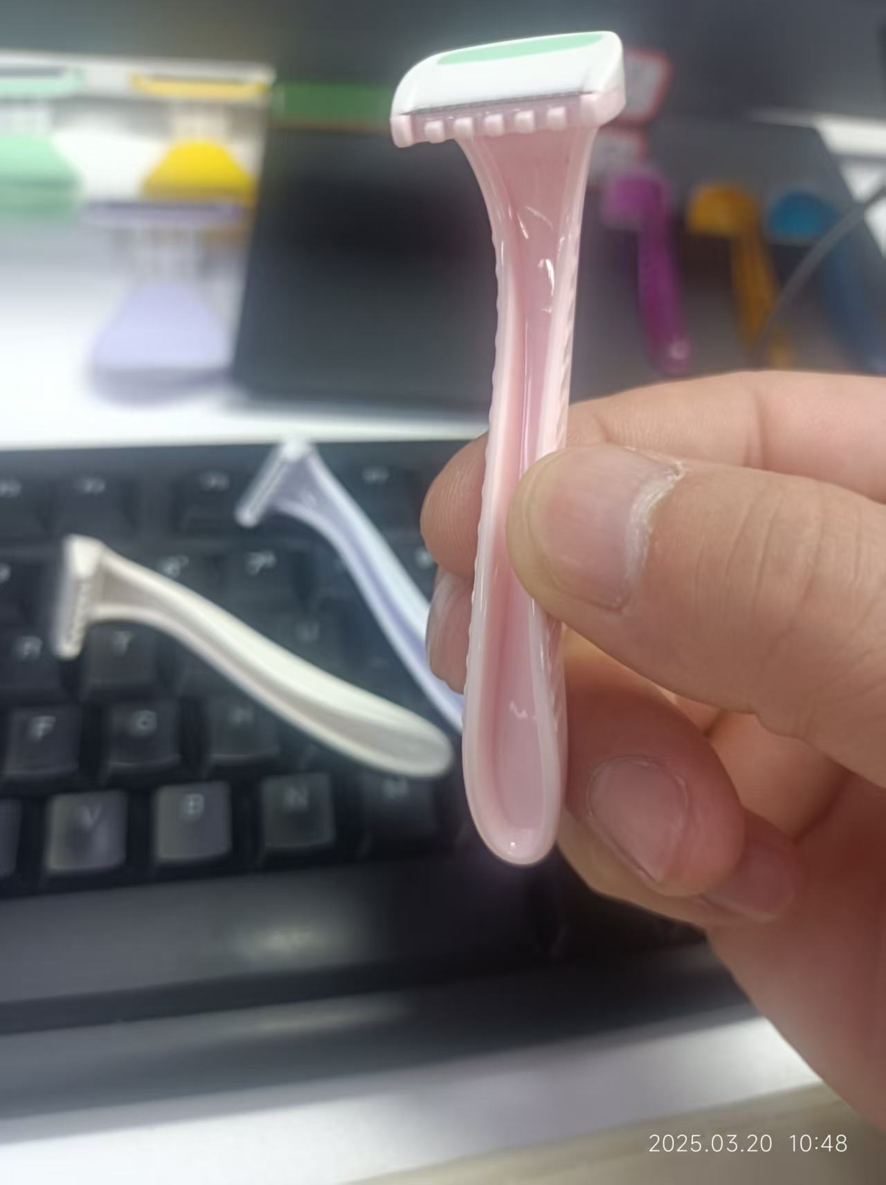 Manual shaving knife for women, a perfect shaving tool. Aloe vera lubrication, anti-scratch, suitable for armpits and the whole body pic 23