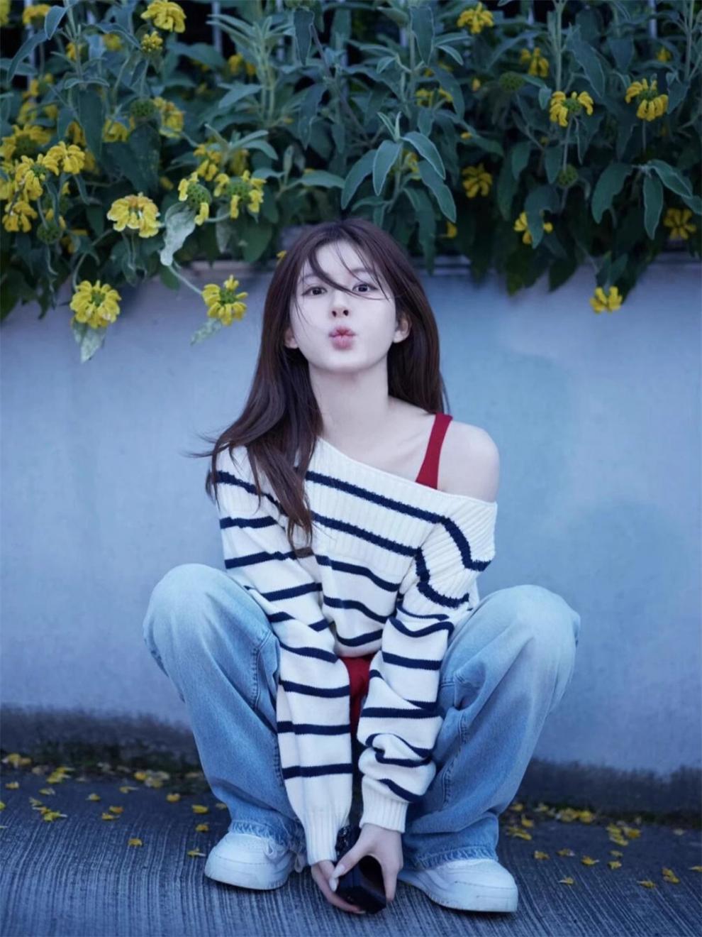 条纹软糯毛衣女秋冬美式y2k斜肩上衣慵懒宽松加厚露肩针织衫外套详情15