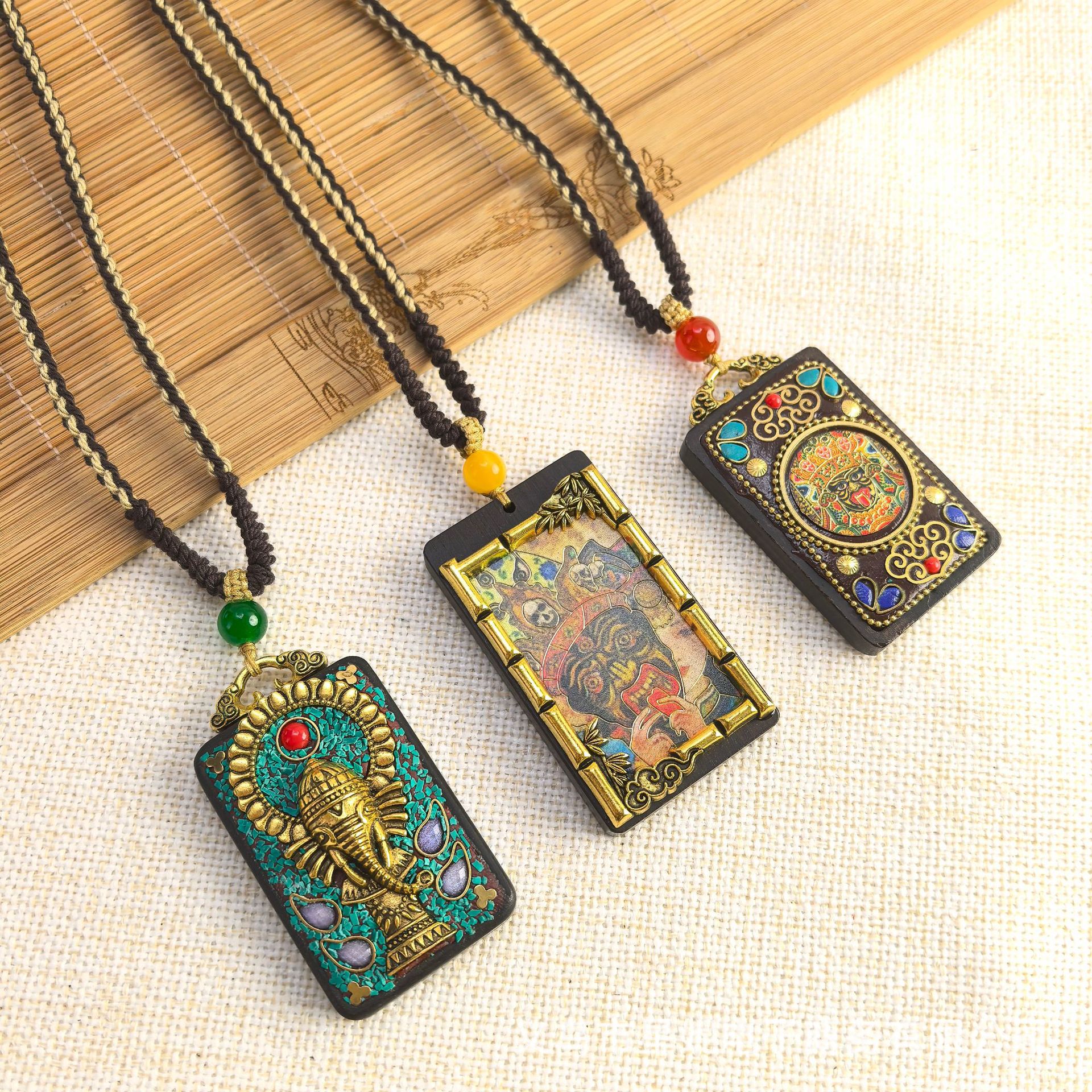 Nepalese Thangka pendant for men, green Tara Manjusri Bodhisattva, esandalwood Buddha amulet, retro necklace, sweater chain pendant for women pic 10