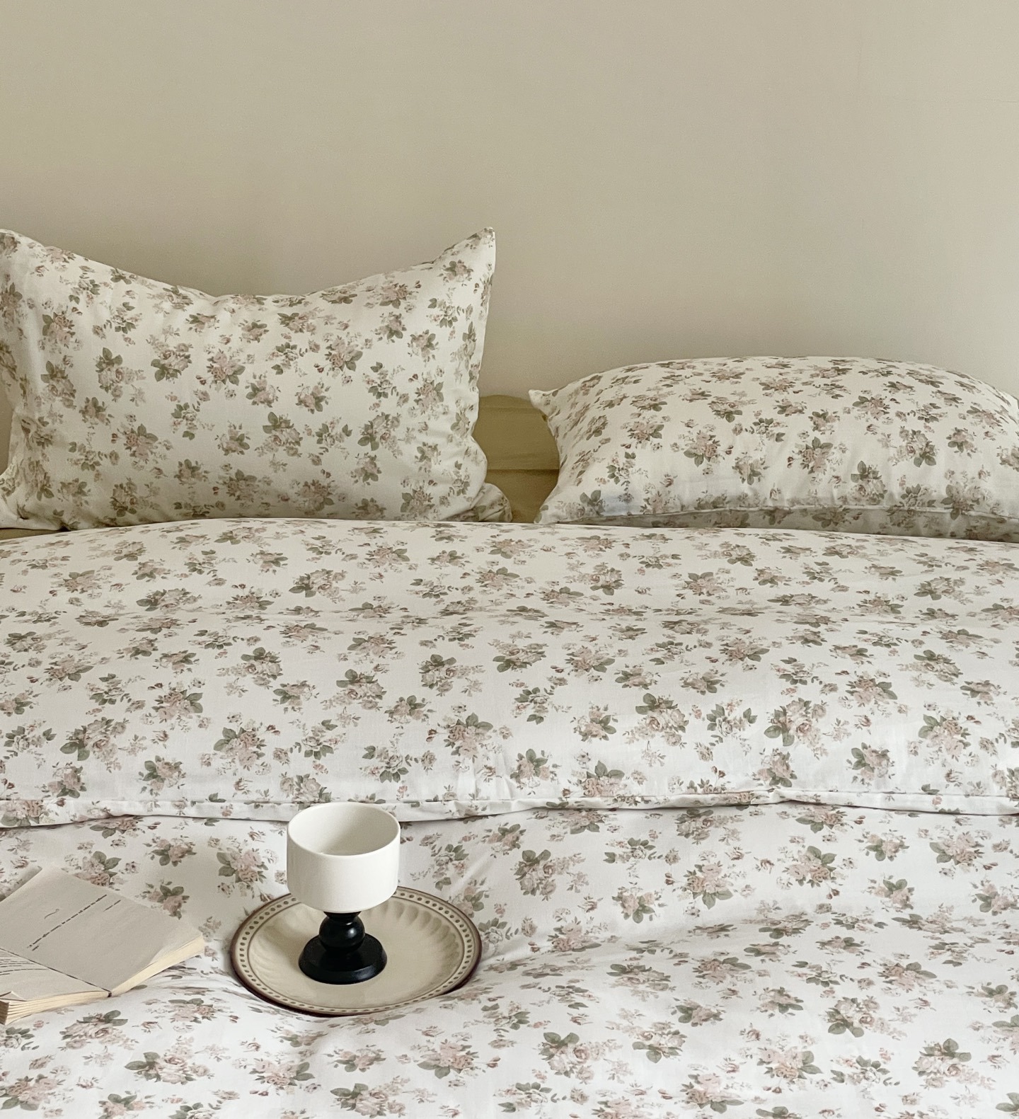 A set of three or four pieces with fresh small floral print double-layer yarn, pure cotton soft naked sleeping quilt cover and cartoon bedding pic 81