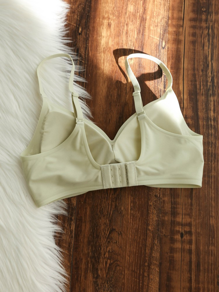 Jelly ice thread traceless large breast slimming underwear for women, thin summer gathering without underwire bra, wholesale of accessory breast underwear pic 6