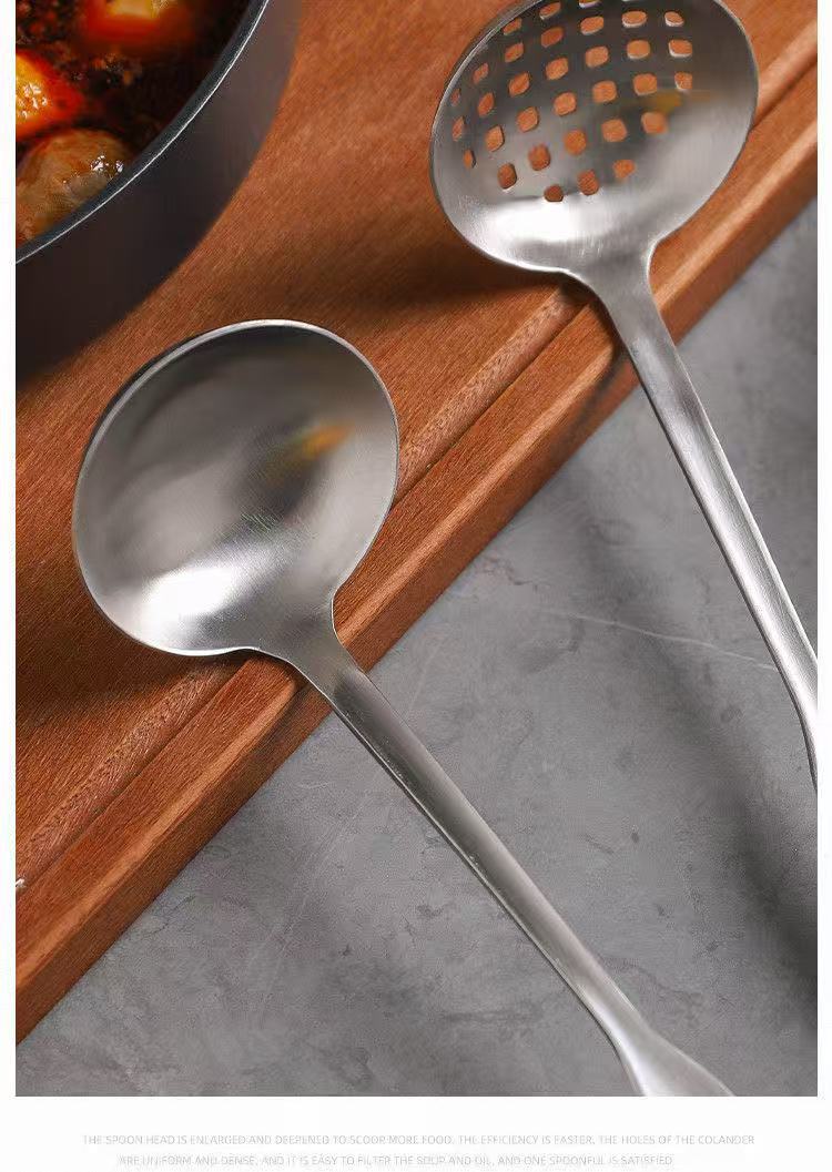 Factory direct sales of thickened 304 stainless steel hot pot spoons, soup shell spoons, strainers, kitchen utensils and household spoons pic 15
