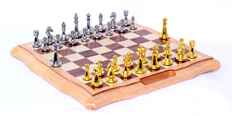 国际象棋金属锌合金玩具折叠棋盘+2个备用棋子手提便携棋具礼盒详情1