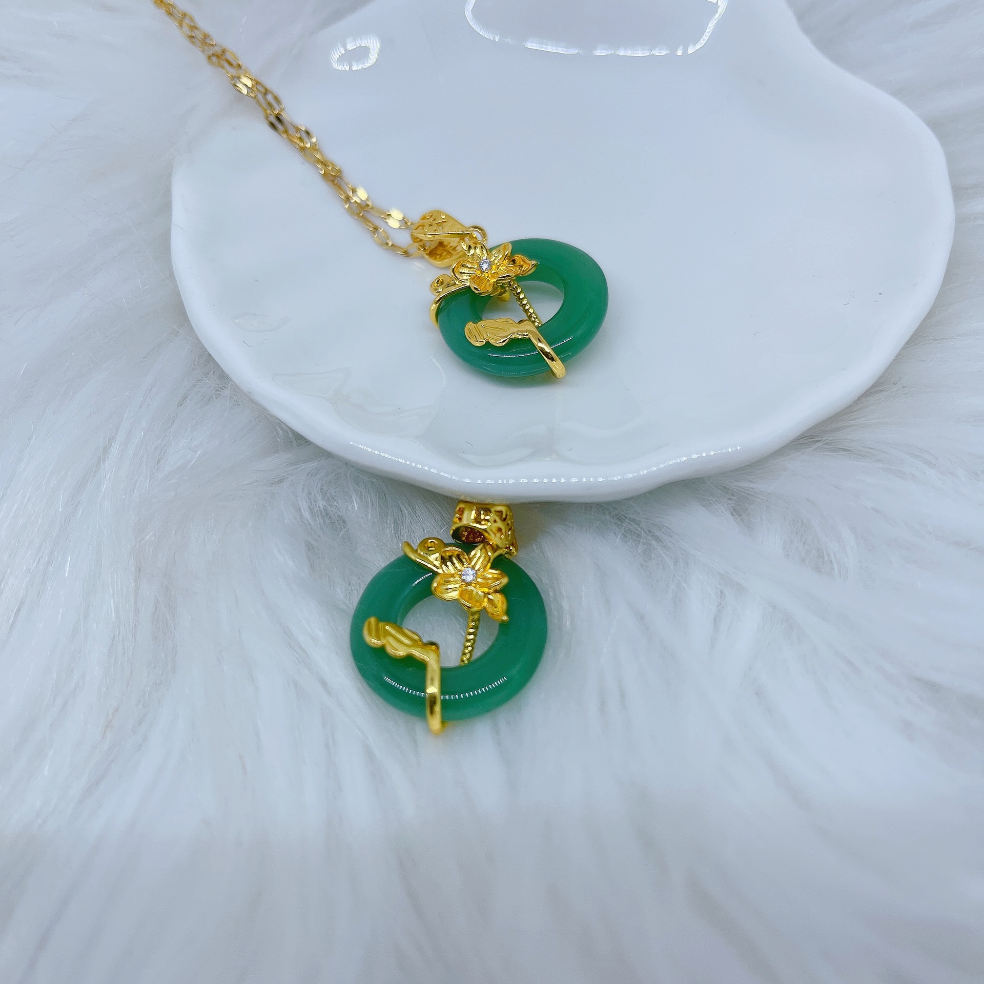 European and American cross-border fashion emerald oval light luxury cold style, niche copper-plated 18K gold versatile accessory pic 11