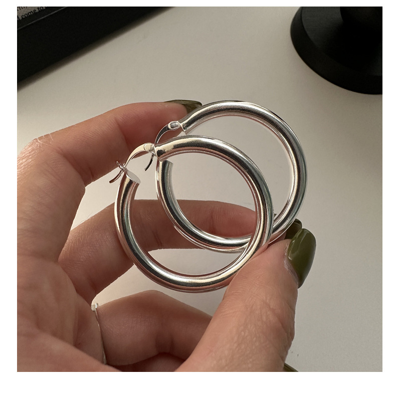 S925 sterling silver Korean version, niche design, large ear loops, smooth ear buckles, fashionable and individual Korean style blogger earrings and earrings pic 20