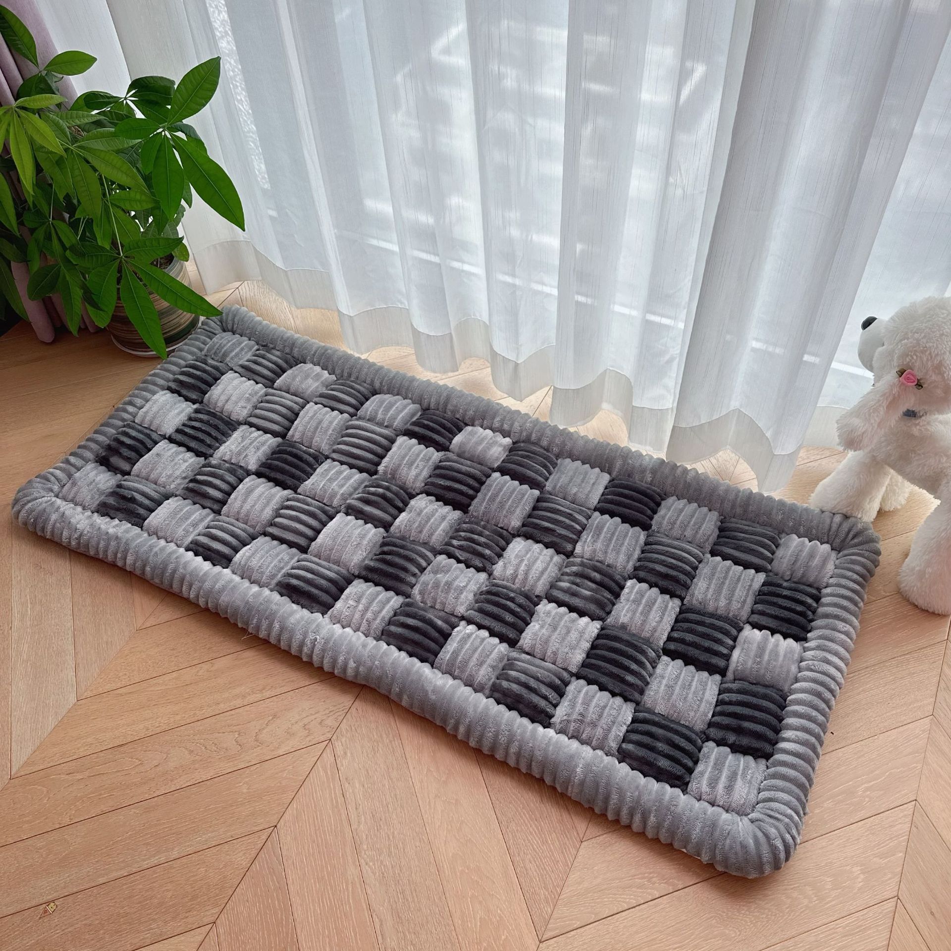 Winter pet car MATS, thickened plush sofa MATS, bay window anti-slip steamed bun MATS, and car rear seat MATS pic 9