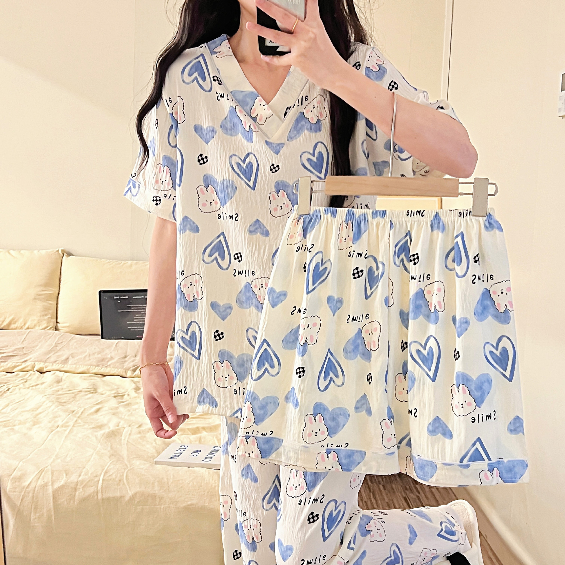 跨境爆款V领睡衣女云朵棉三件套夏季短袖短裤长裤卡通家居服套装详情6