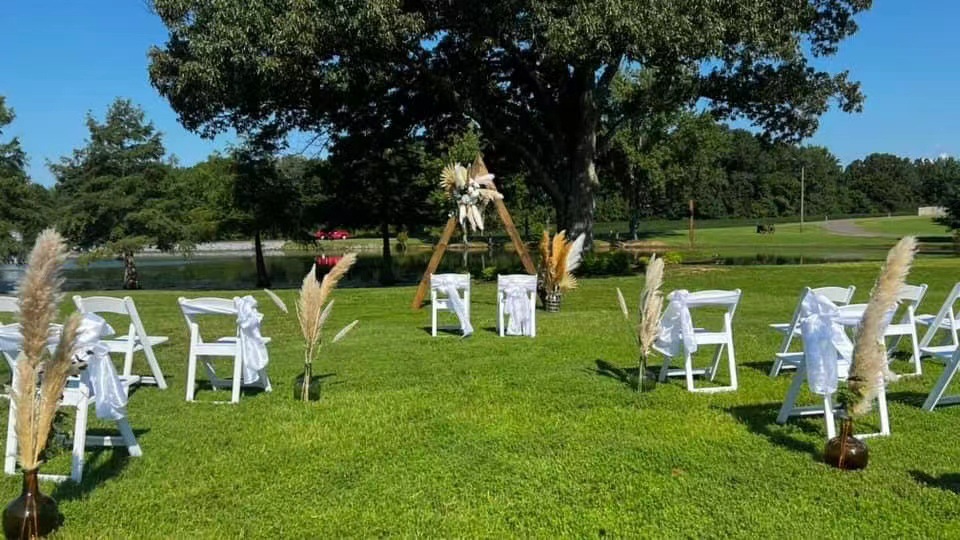 Star Factory wholesals wedding lawn plastic white folding chairs, Wimbledon chairs, and soft-padded chairs for wedding hotels and banquets pic 7