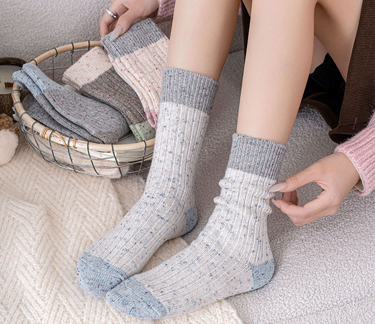 秋冬季新款羊毛袜子女中筒袜加绒加厚保暖点子纱拼色羊绒堆堆袜女详情16