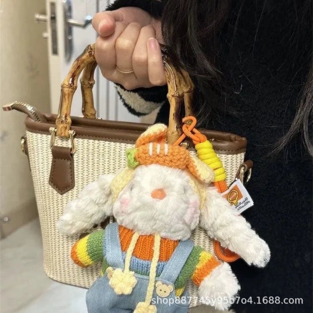彩虹胡萝卜背带裤垂耳兔子包包挂件卡通可爱毛绒玩偶钥匙扣送礼物详情3