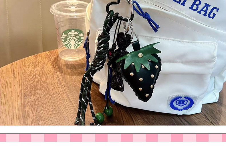 皮革草莓钥匙扣挂件女生流苏编绳包包挂饰书包装饰钥匙链挂链礼品详情12