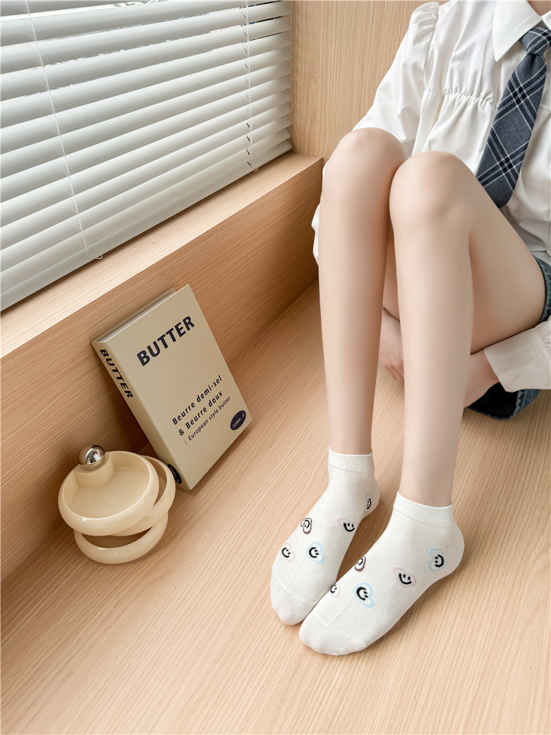 袜子女 夏季薄款女船袜ins潮日系卡通可爱笑脸字母女短袜现货批发详情15