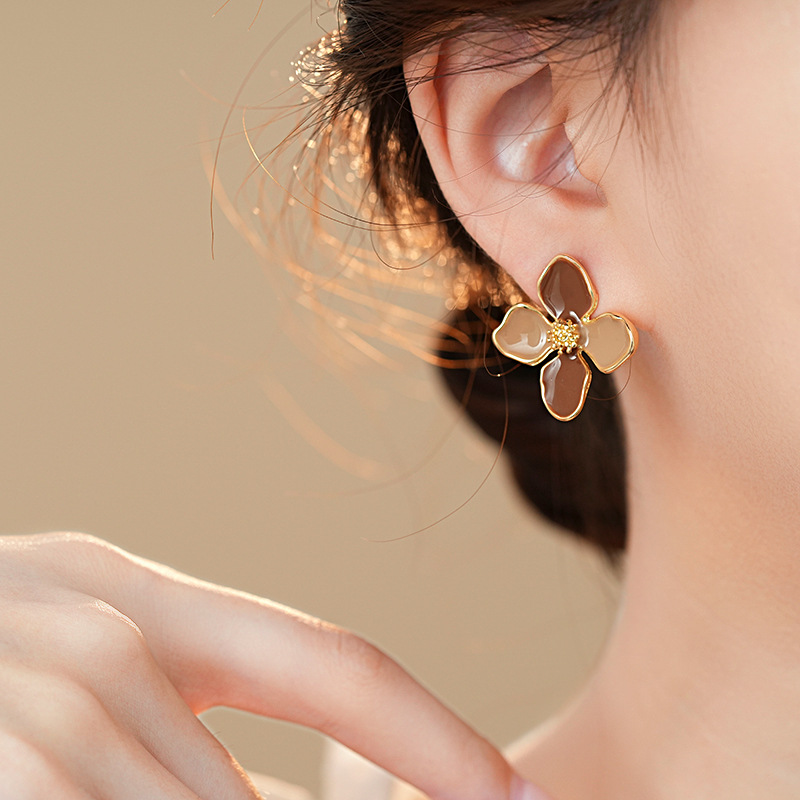 银针美拉德风咖色滴油四瓣花朵耳钉女气质耳环复古高级感耳饰批发详情18