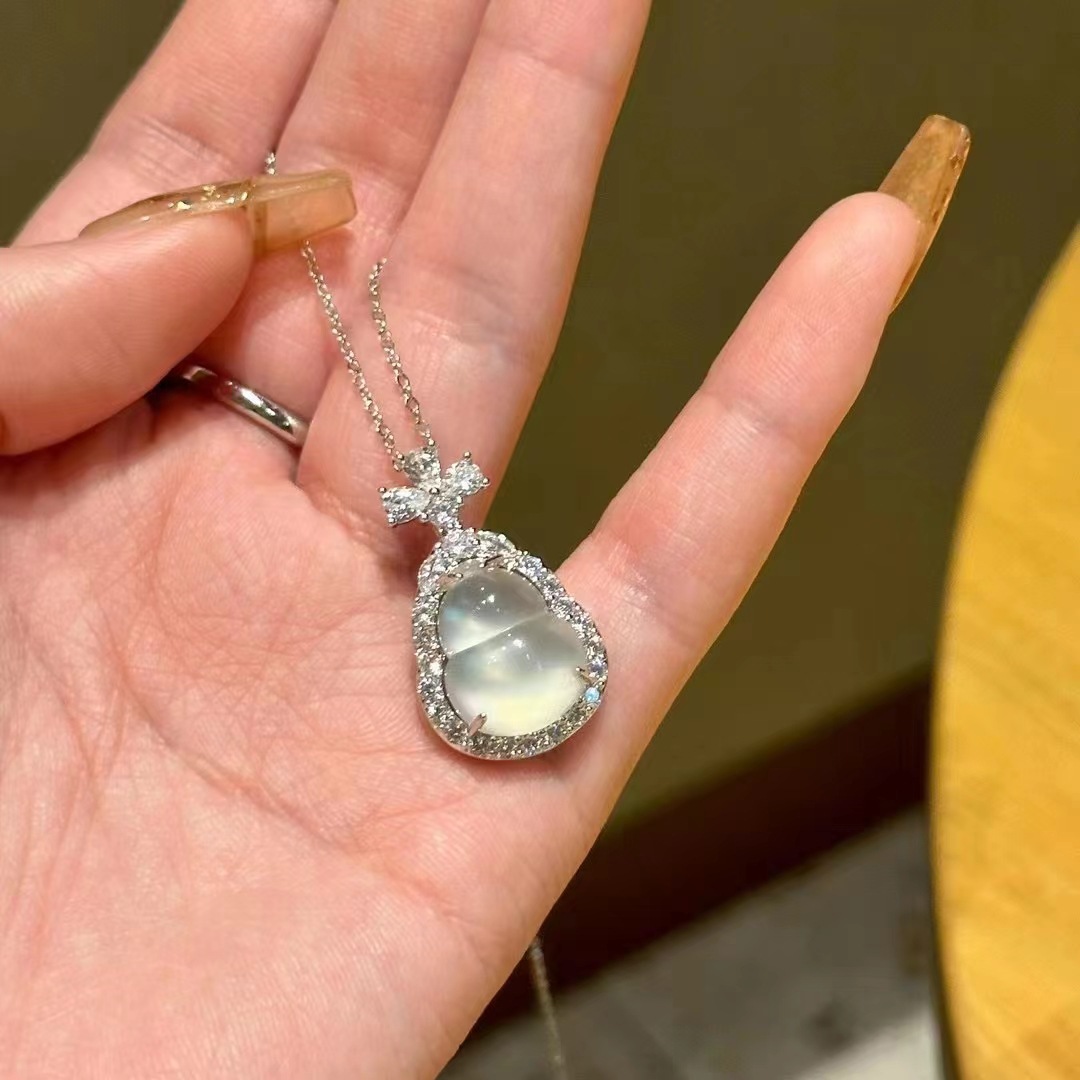The pure silver water foam jade necklace has a strong luster, is fresh and transparent. The 925 silver gourd pendant features a niche design and is suitable for both men and women pic 5