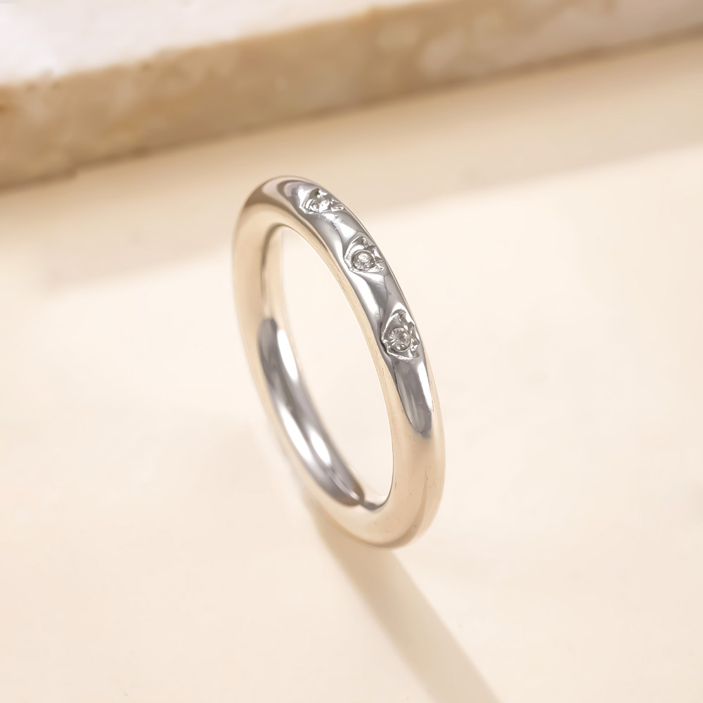 跨境钛钢饰品4mm三颗钻情侣对戒ins风简约不锈钢戒指几何对戒详情7