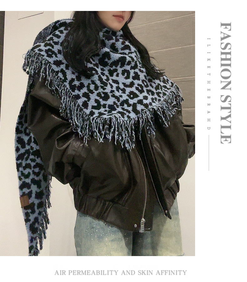 A new autumn and winter collection of leopard-print fringed scarves for women, featuring a high-end woolen triangular shawl and a retro and fashionable shawl. Wholesale from street stalls pic 13