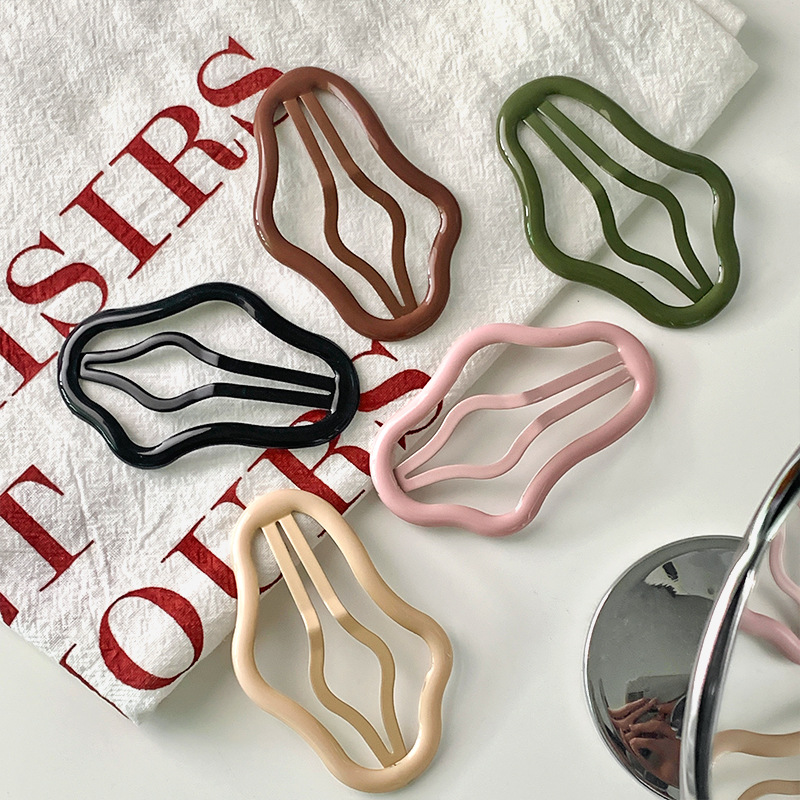 New cloud-shaped hollowed-out hair bb clip, forehead bangs clip, one-line side clip, headwear, candy-colored girl pic 8