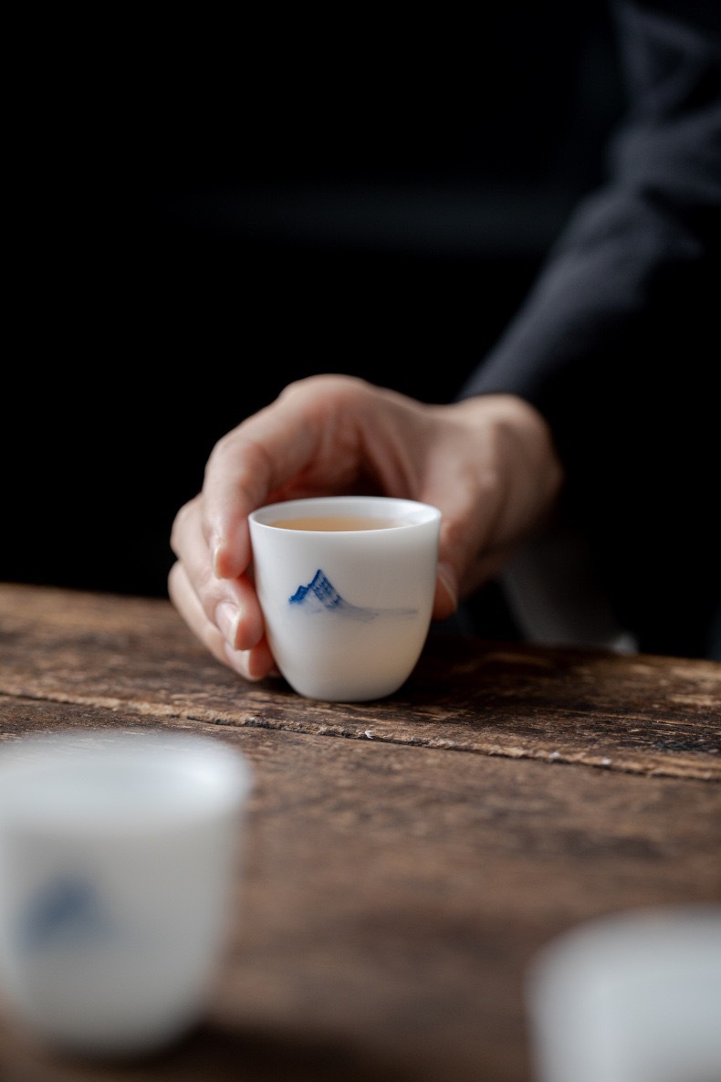 陶瓷茶杯主人杯手绘兰花品茗杯功夫茶杯家用单杯釉下彩喝茶小茶杯详情4