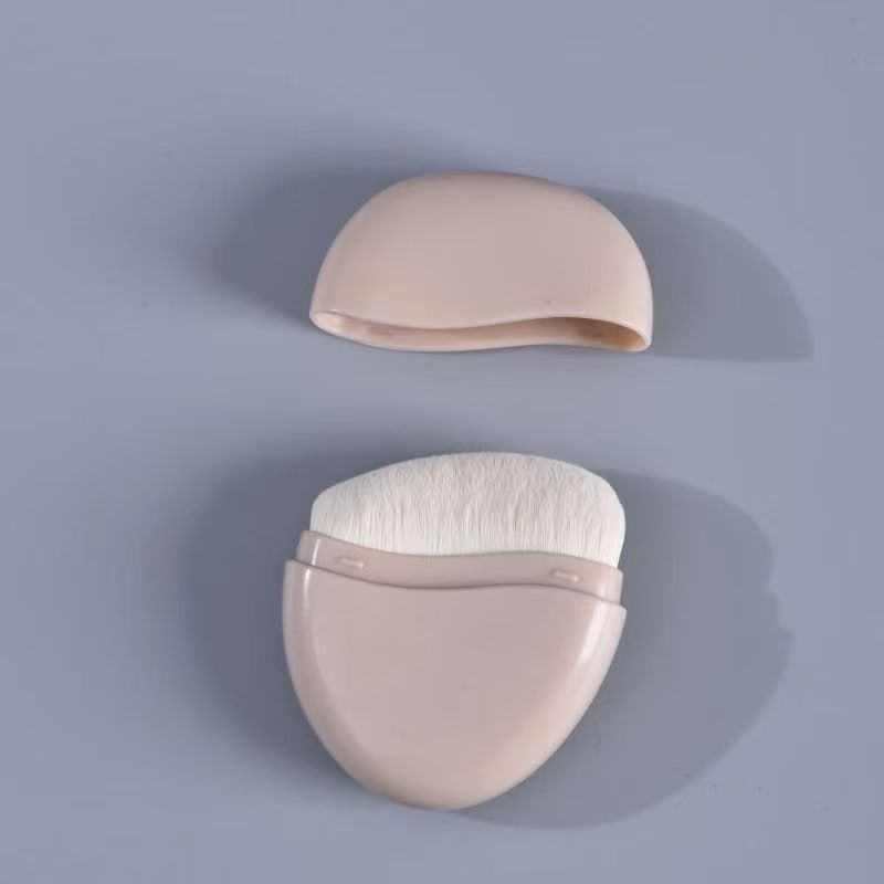 The little hamster of the same style as wakemake in South Korea carries a foundation concealer brush with super soft bristles, which doesn't eat powder and enables quick makeup application pic 12