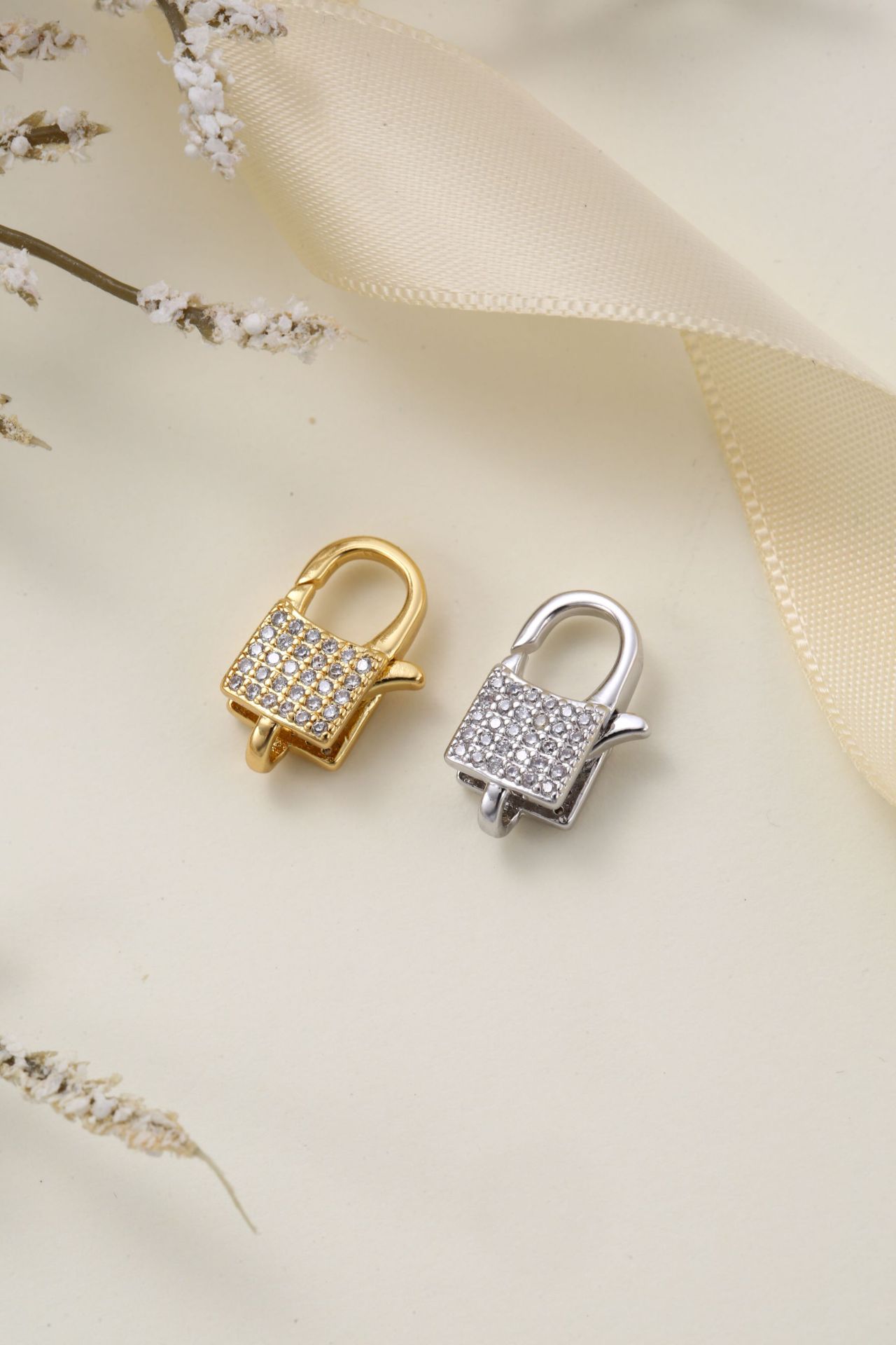 High-quality diamond-encrusted, high-grade brass cast special-shaped lobster pendant, necklace pendant, clothing pendant, 18K color retention pic 20