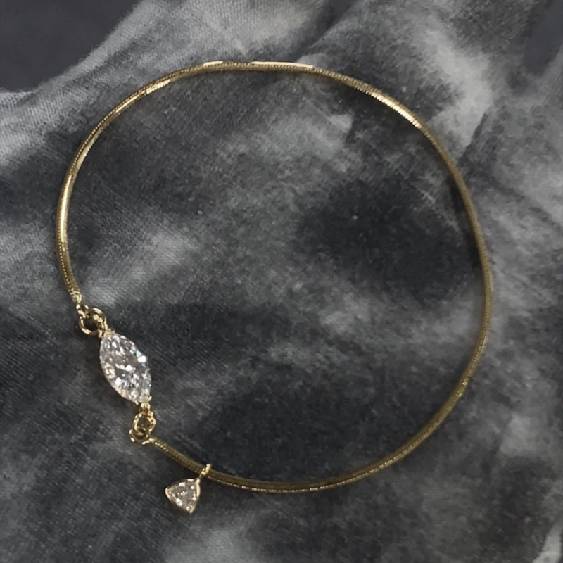 Korean-style horse eye diamond triangular snake bone chain bracelet for women, light luxury minimalist style, niche design sense, noble and versatile jewelry pic 3