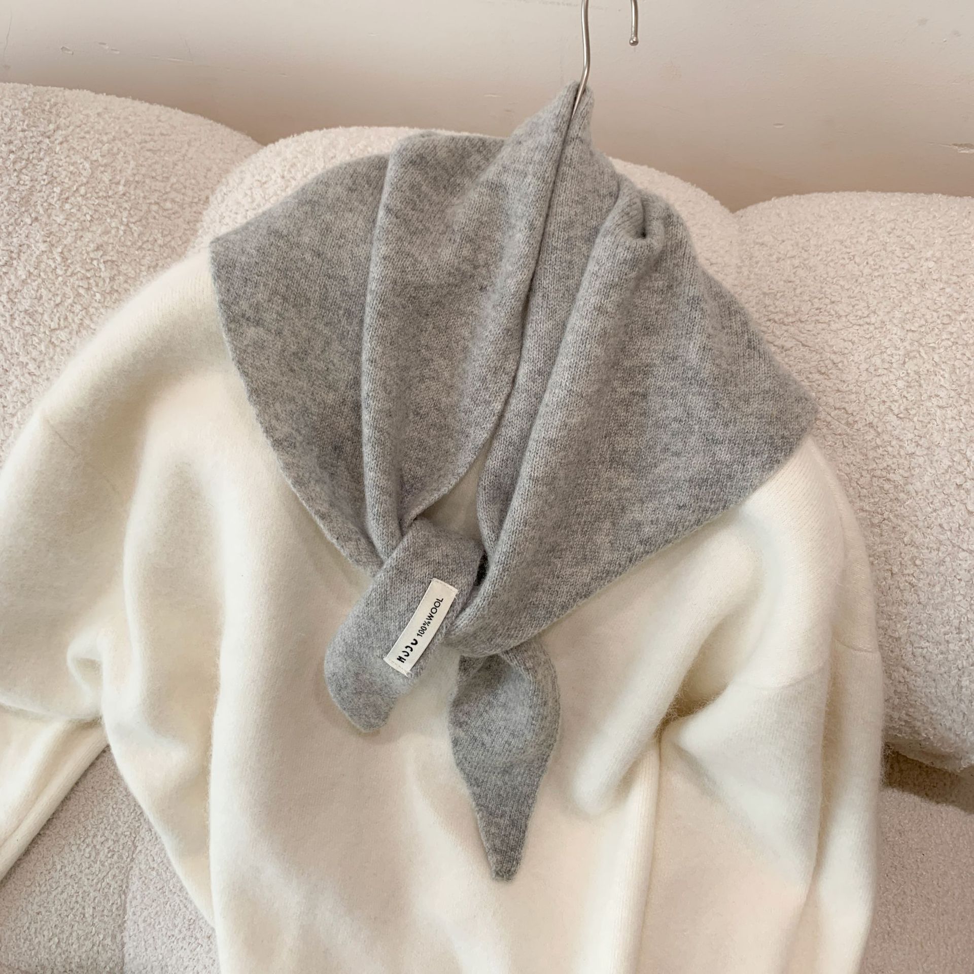 羊毛针织三角巾披肩女秋冬款保暖头巾多功能保暖百搭小围巾女详情23