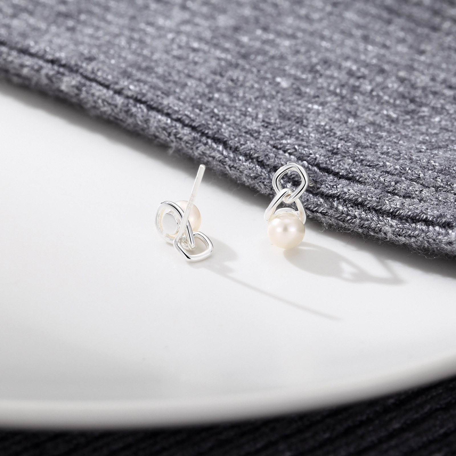 s999 plata esterlina foot light aretes de lujo perla natural agua dulce versión coreana de geometría irregular plata esterlina aretes de cultivo oreja agujero pic 13