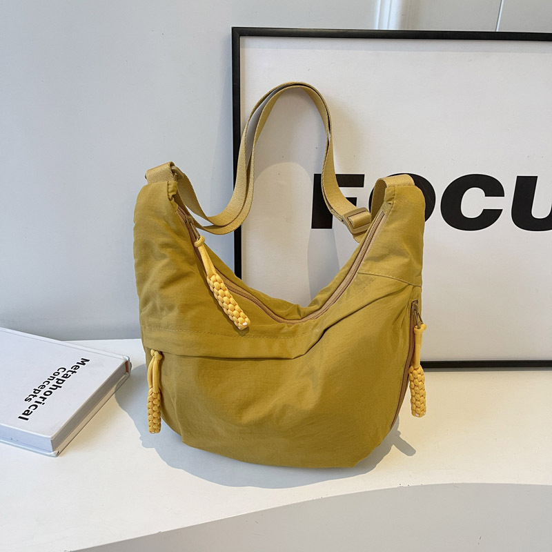 时尚布包女学生上课挎包尼龙布斜挎包大容量单肩包日系出游饺子包详情18