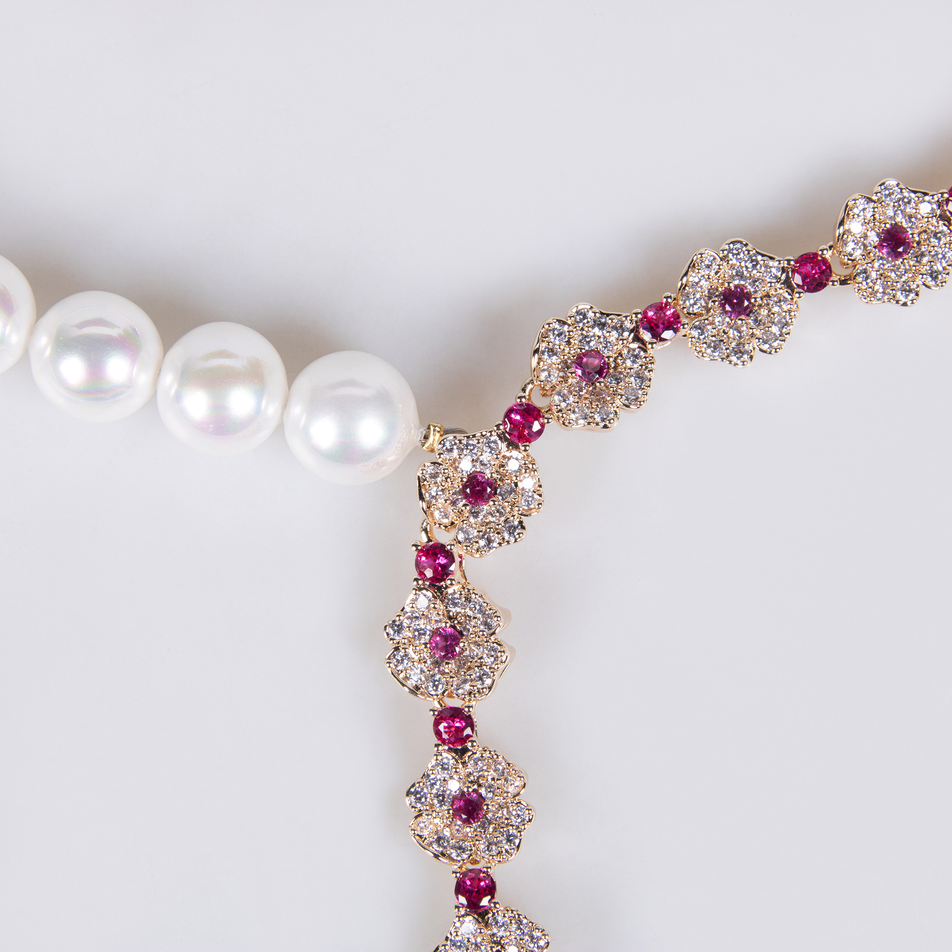 Liangya Liren Flower Pearl Necklace, artistic and retro petal Baroque pearl necklace, high-end dress accessory pic 9