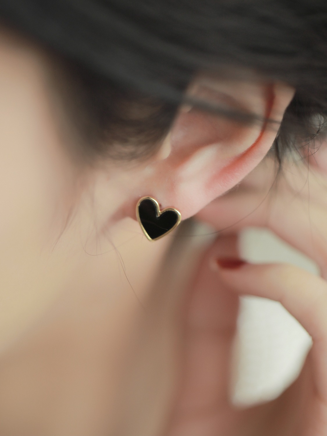 New fashionable and light luxury heart-shaped ear studs, gentle and elegant for women, high-end ear accessories, versatile for commuting, wholesale of ear needle accessories pic 8