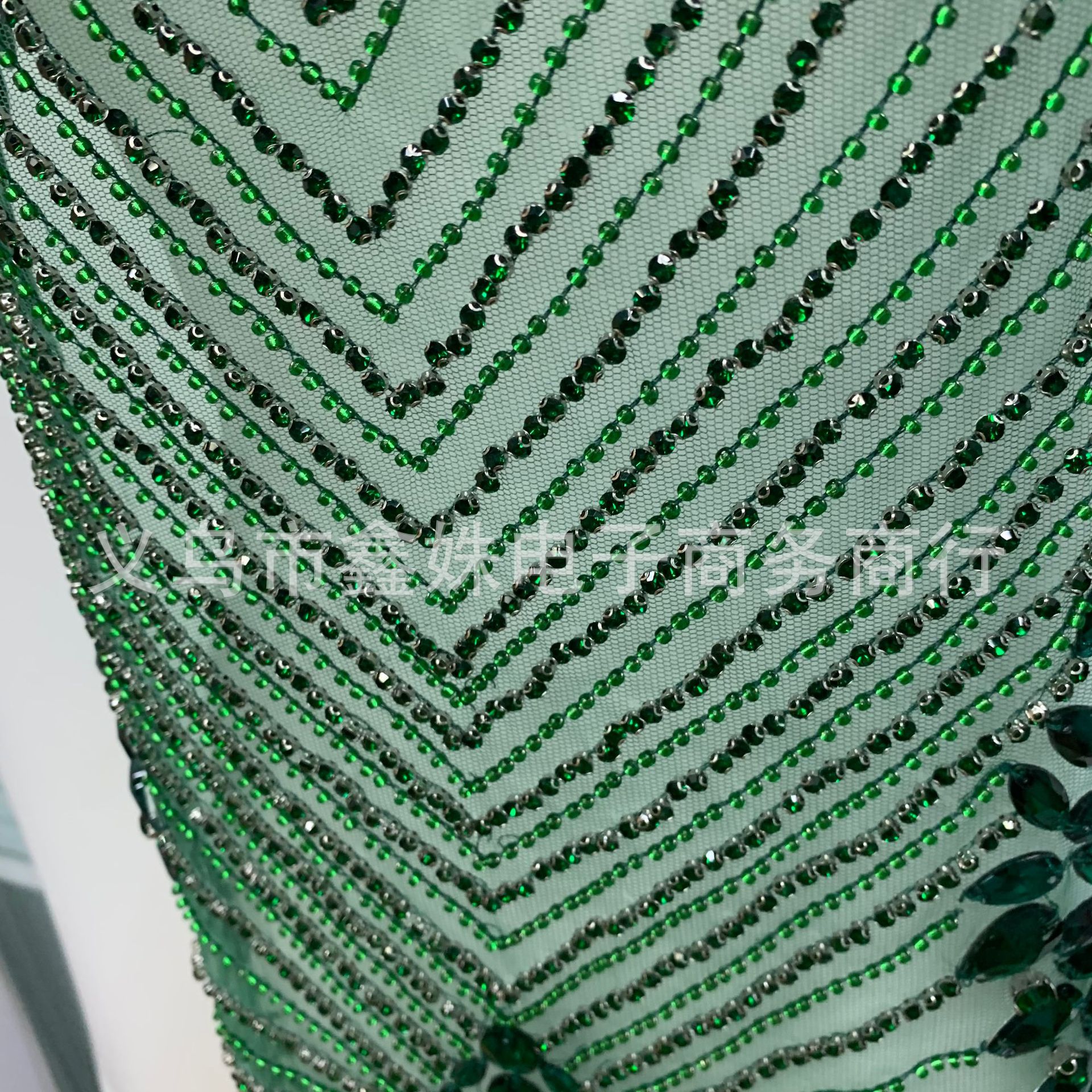 Green high-quality exquisite rhinestones are fashionable and sexy accessories for wedding dresses and evening gowns pic 7