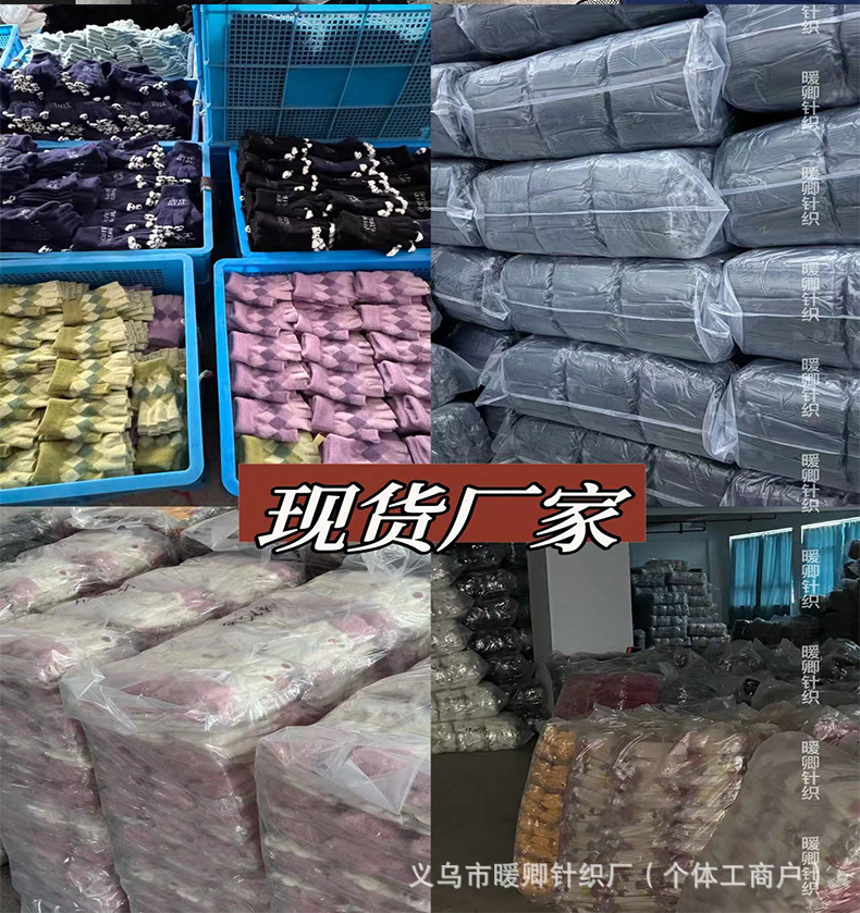 The snowman gloves for autumn and winter are cute, warm and fashionable. The five-fingered gloves have touch screens and are thickened with fleece. They are knitted gloves for cold protection pic 2